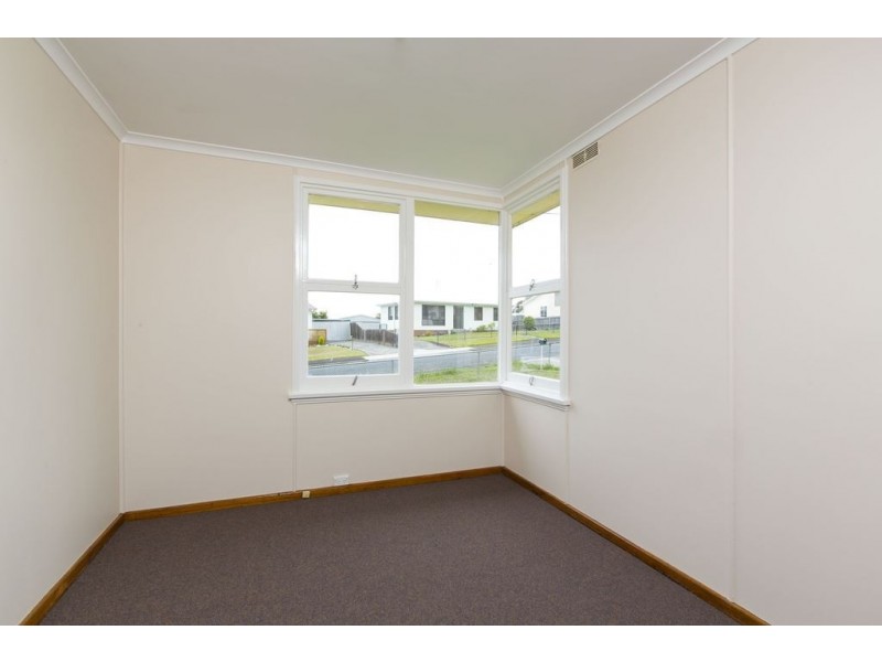 8 Biara Street, Chigwell TAS 7011