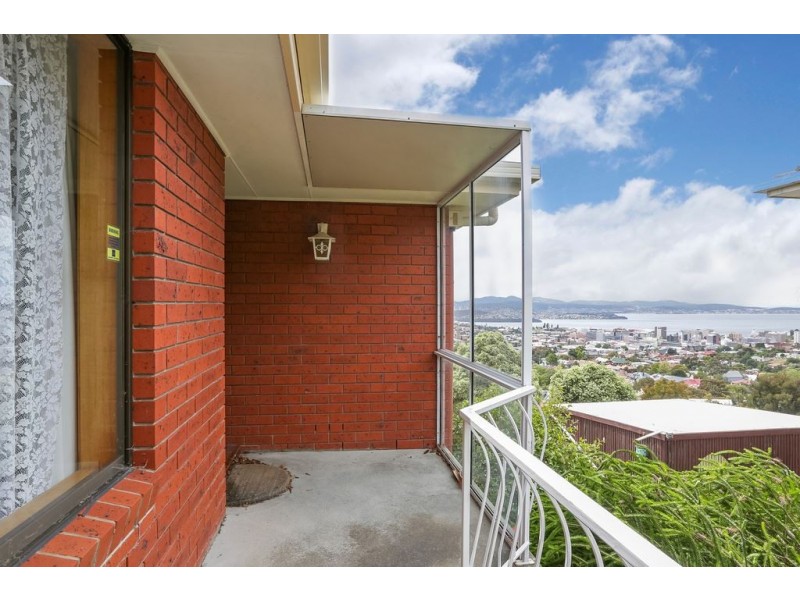 59 Knocklofty Terrace, West Hobart TAS 7000