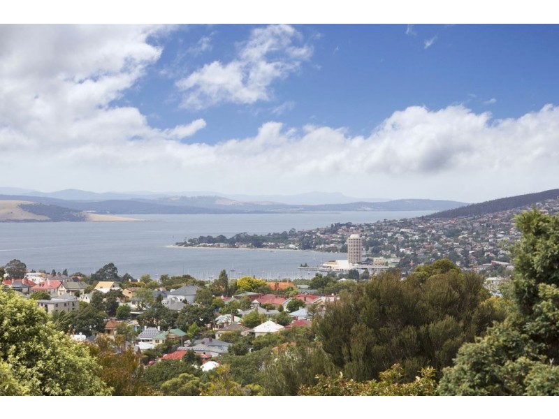 59 Knocklofty Terrace, West Hobart TAS 7000