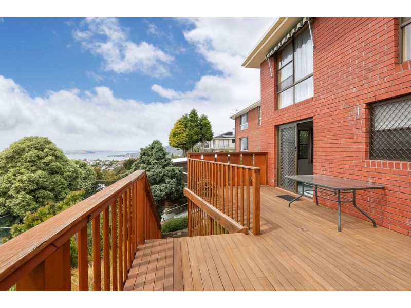 59 Knocklofty Terrace, West Hobart TAS 7000