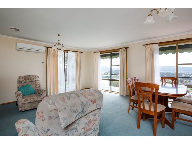 59 Knocklofty Terrace, West Hobart TAS 7000