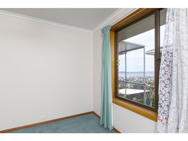 59 Knocklofty Terrace, West Hobart TAS 7000