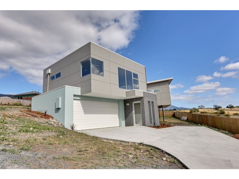 10 Akamas Drive, Granton TAS 7030