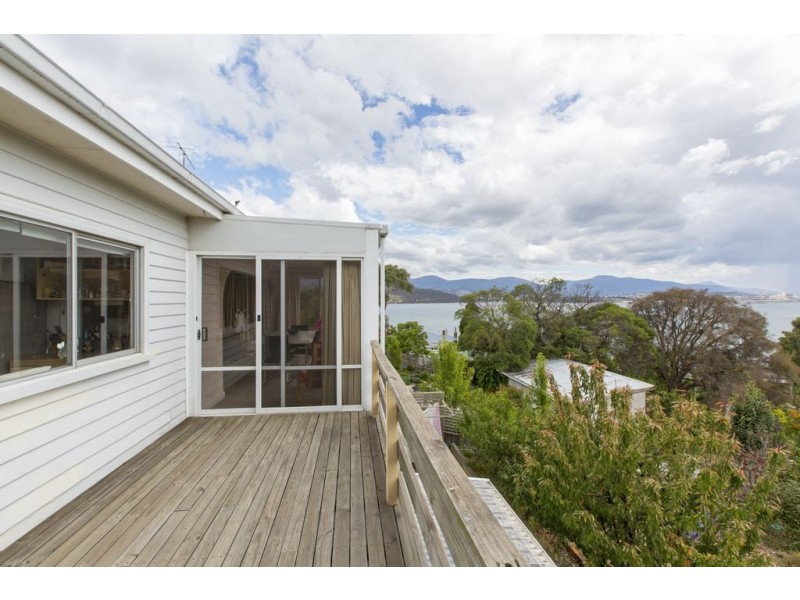6 Chatsworth Street, Rose Bay TAS 7015