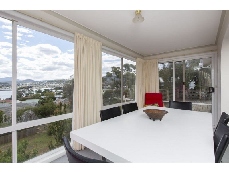 6 Chatsworth Street, Rose Bay TAS 7015
