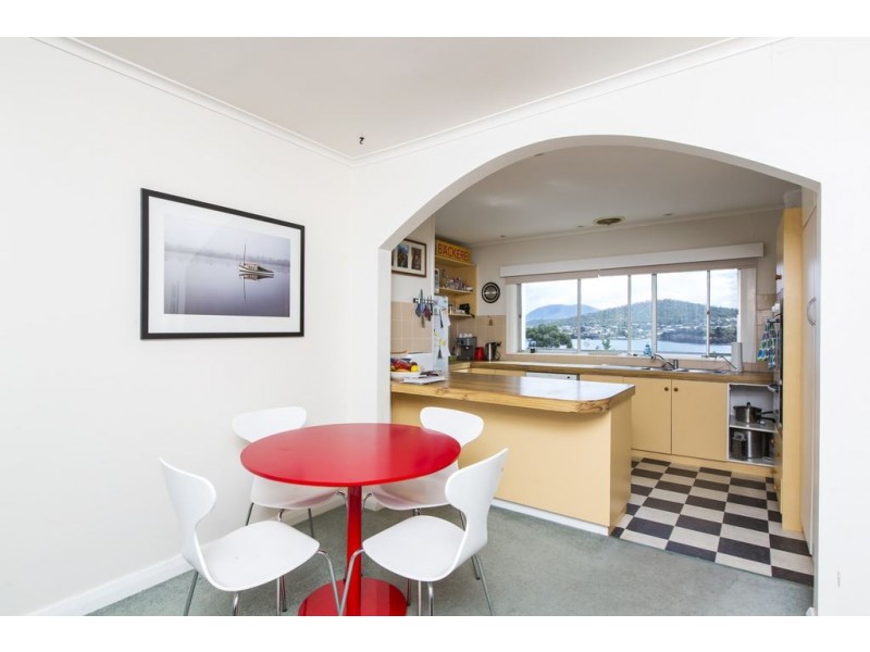 6 Chatsworth Street, Rose Bay TAS 7015
