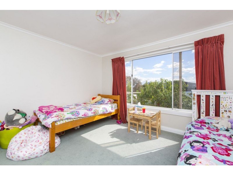 6 Chatsworth Street, Rose Bay TAS 7015