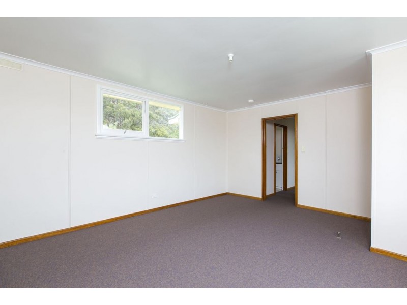 8 Biara Street, Chigwell TAS 7011