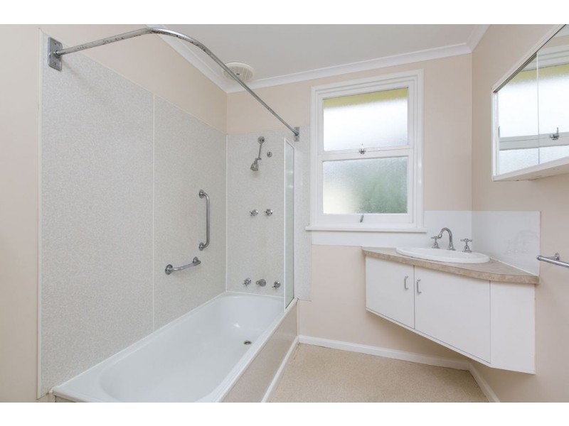 8 Biara Street, Chigwell TAS 7011