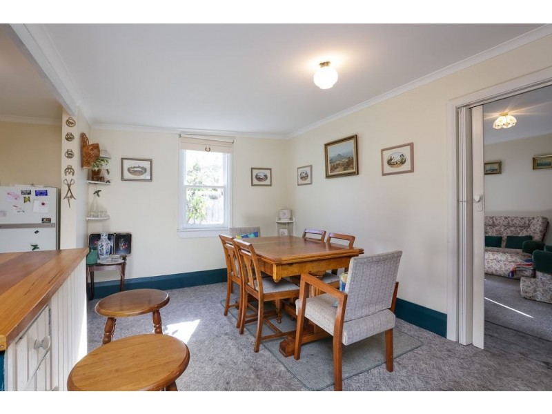 14 Raynors Road, Midway Point TAS 7171