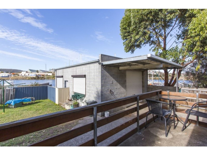 41 Gepp Parade, Derwent Park TAS 7009