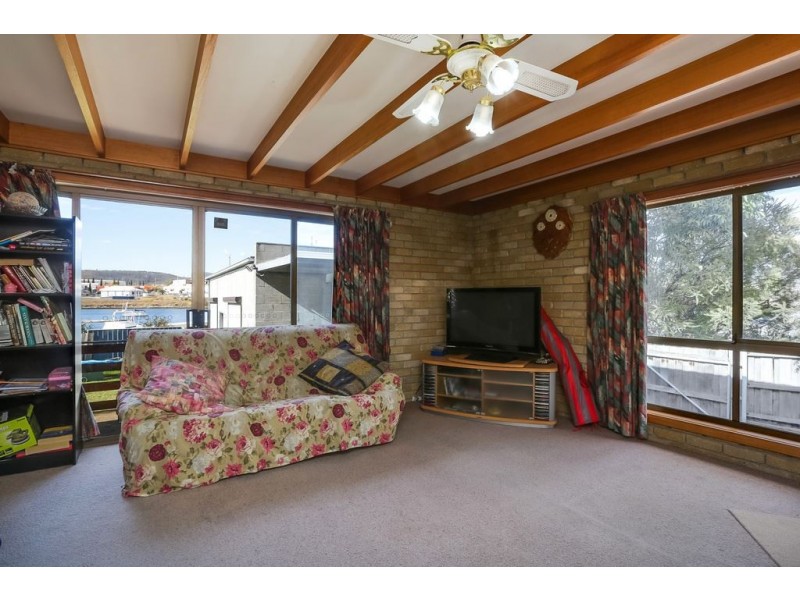 41 Gepp Parade, Derwent Park TAS 7009