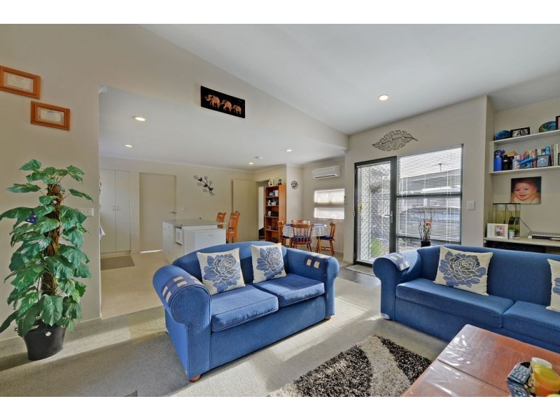 2/193 Branscombe Road, Claremont TAS 7011