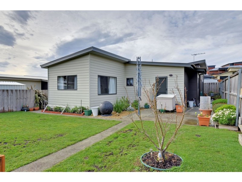 2/193 Branscombe Road, Claremont TAS 7011