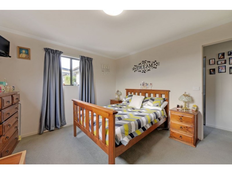 2/193 Branscombe Road, Claremont TAS 7011