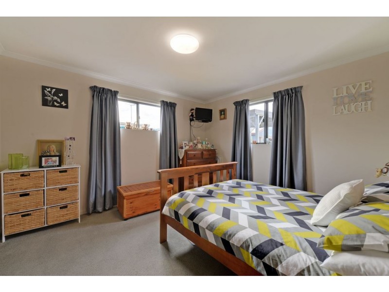 2/193 Branscombe Road, Claremont TAS 7011