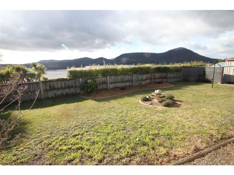 35 Bournville Crescent, Claremont TAS 7011