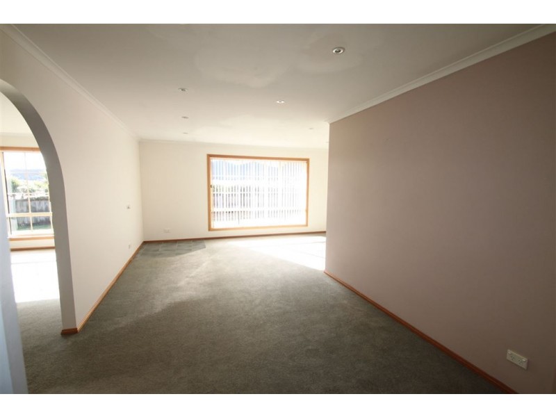 35 Bournville Crescent, Claremont TAS 7011