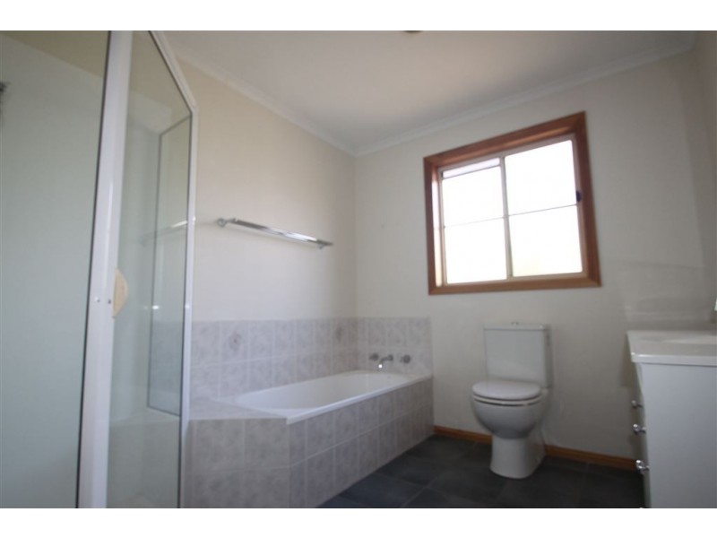 35 Bournville Crescent, Claremont TAS 7011