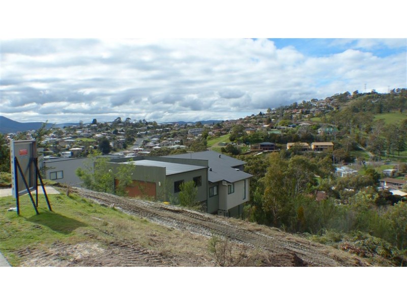 15 Lowrie Place, Glenorchy TAS 7010