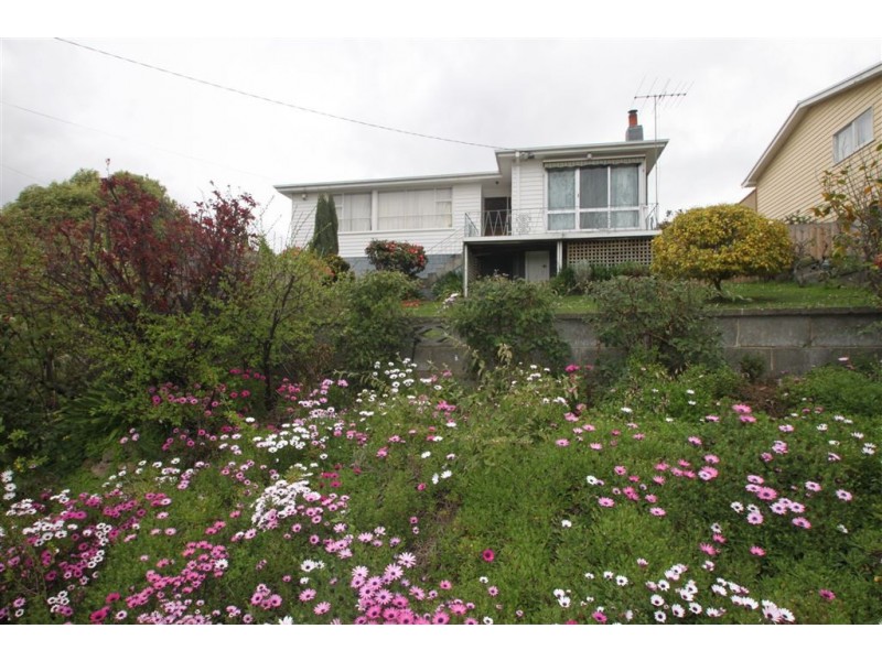 12 Langura Avenue, Chigwell TAS 7011