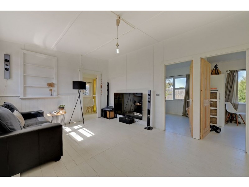 36 North Terrace, Lauderdale TAS 7021