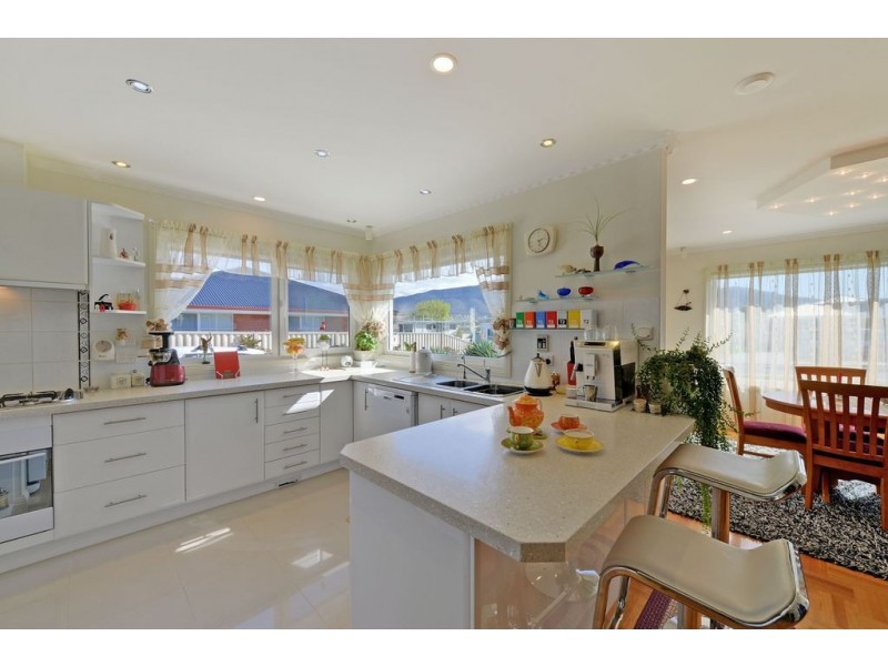 8 Henty Close, Old Beach TAS 7017