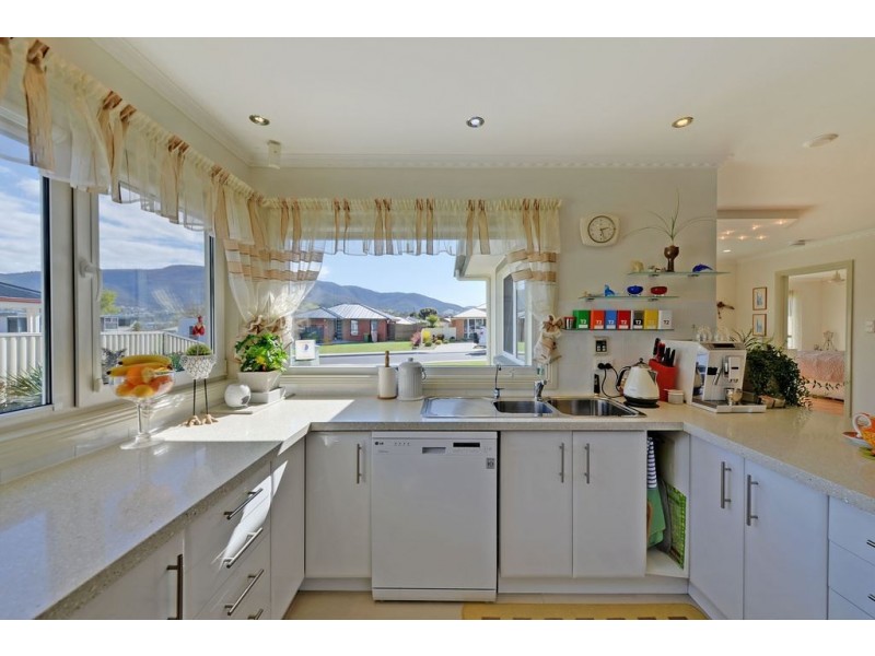 8 Henty Close, Old Beach TAS 7017