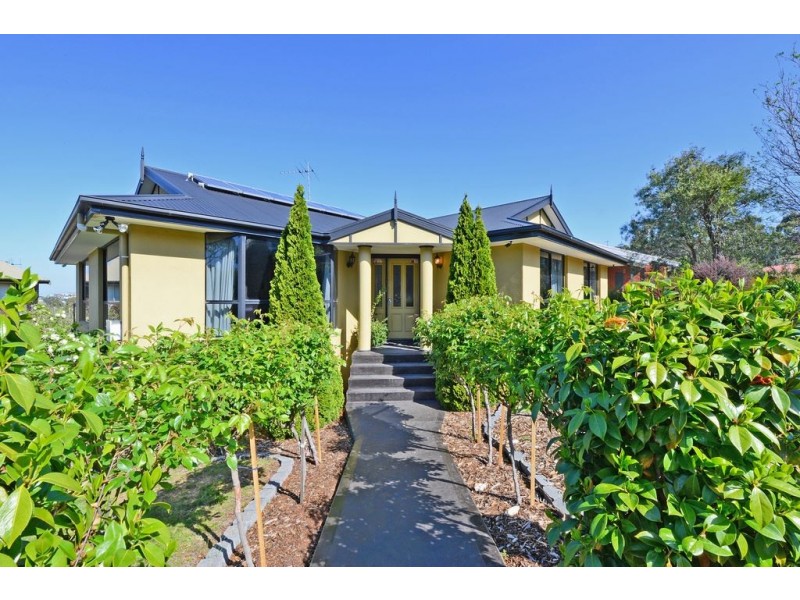 18 Calder Crescent, Blackmans Bay TAS 7052