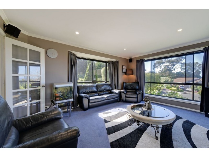 18 Calder Crescent, Blackmans Bay TAS 7052