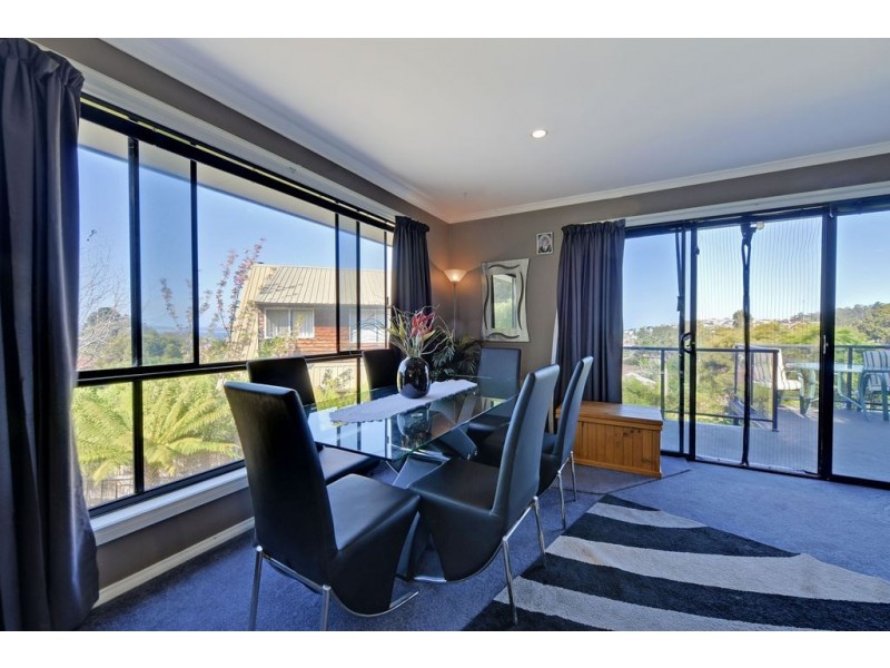 18 Calder Crescent, Blackmans Bay TAS 7052