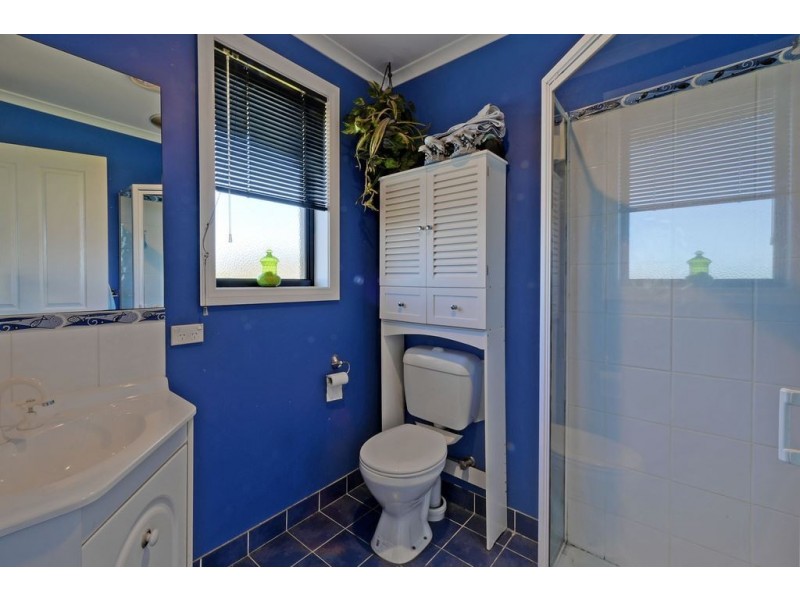 18 Calder Crescent, Blackmans Bay TAS 7052