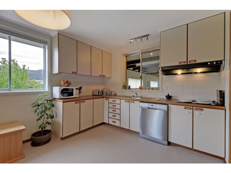 25 Devines Road, Glenorchy TAS 7010