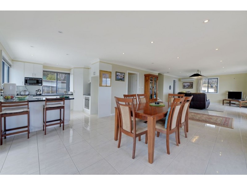 3 Rowan Avenue, Primrose Sands TAS 7173