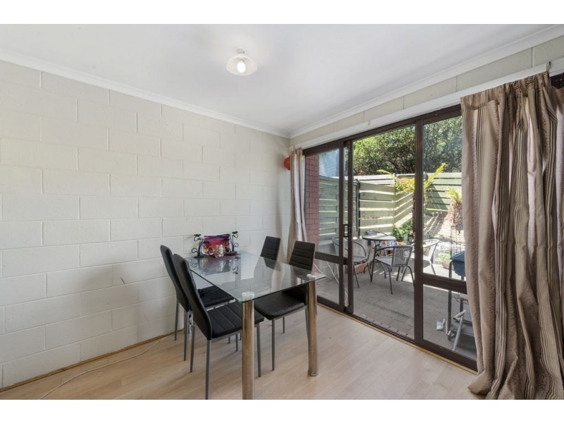 9/2 Clifford Court, Howrah TAS 7018
