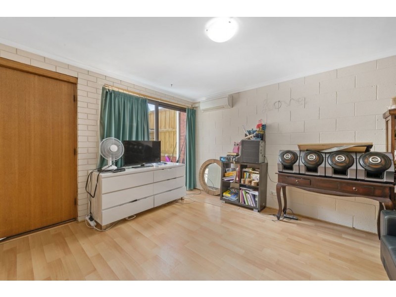9/2 Clifford Court, Howrah TAS 7018