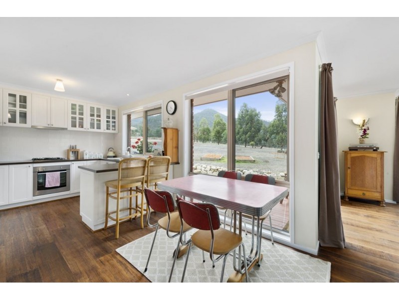 14 Narcissus Avenue, Dromedary TAS 7030
