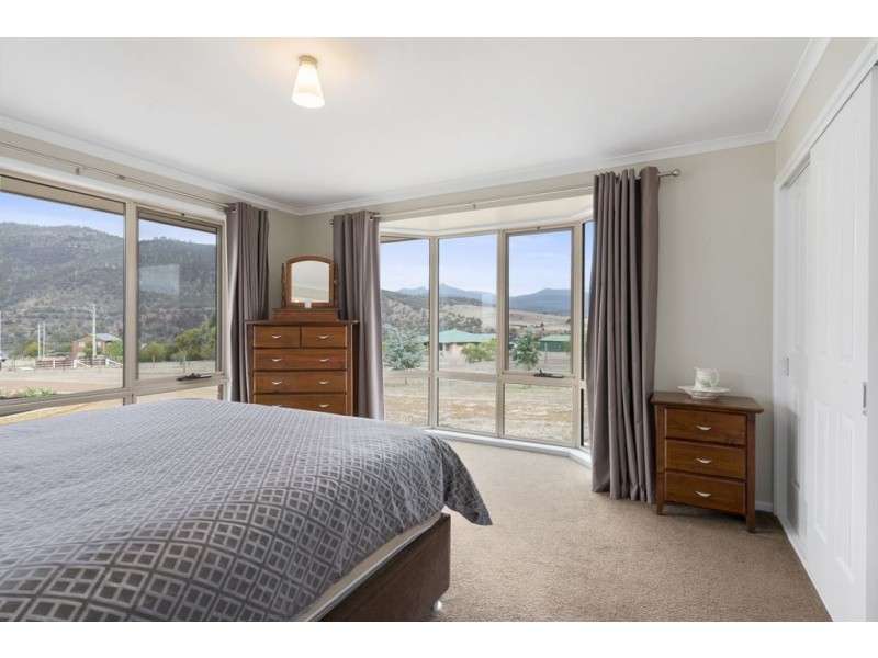 14 Narcissus Avenue, Dromedary TAS 7030