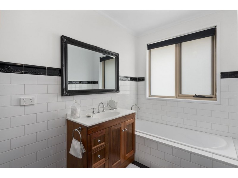 14 Narcissus Avenue, Dromedary TAS 7030