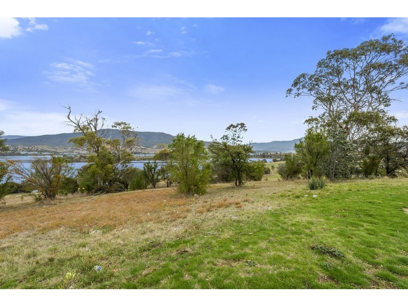 33 + 35 Lamprill Circle, Herdsmans Cove TAS 7030