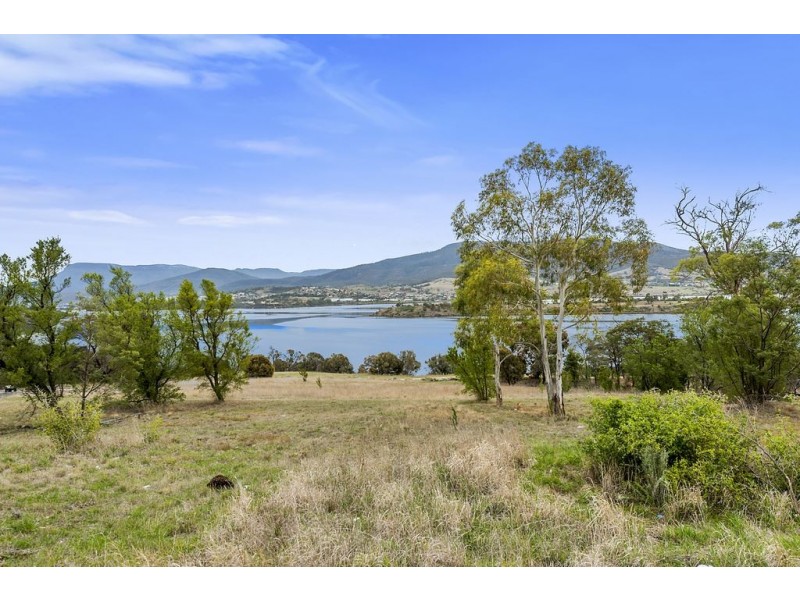 33 + 35 Lamprill Circle, Herdsmans Cove TAS 7030