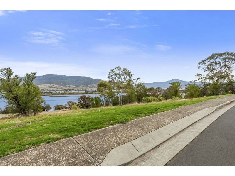 33 + 35 Lamprill Circle, Herdsmans Cove TAS 7030
