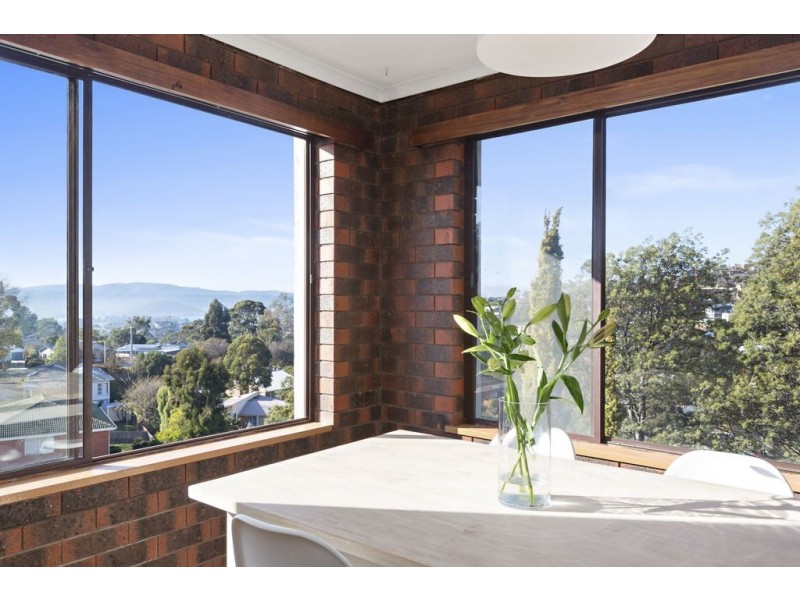 2/16 Wallace Avenue, Lenah Valley TAS 7008