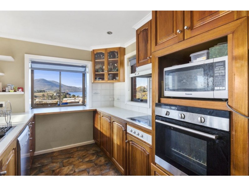 6 Kingswood Crescent, Berriedale TAS 7011