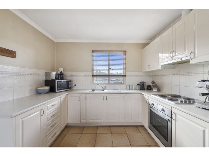 2 Karambi Street, Chigwell TAS 7011