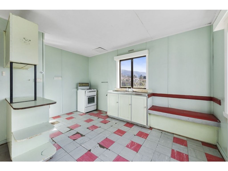 6 Curlew Parade, Claremont TAS 7011