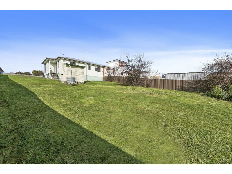 6 Curlew Parade, Claremont TAS 7011