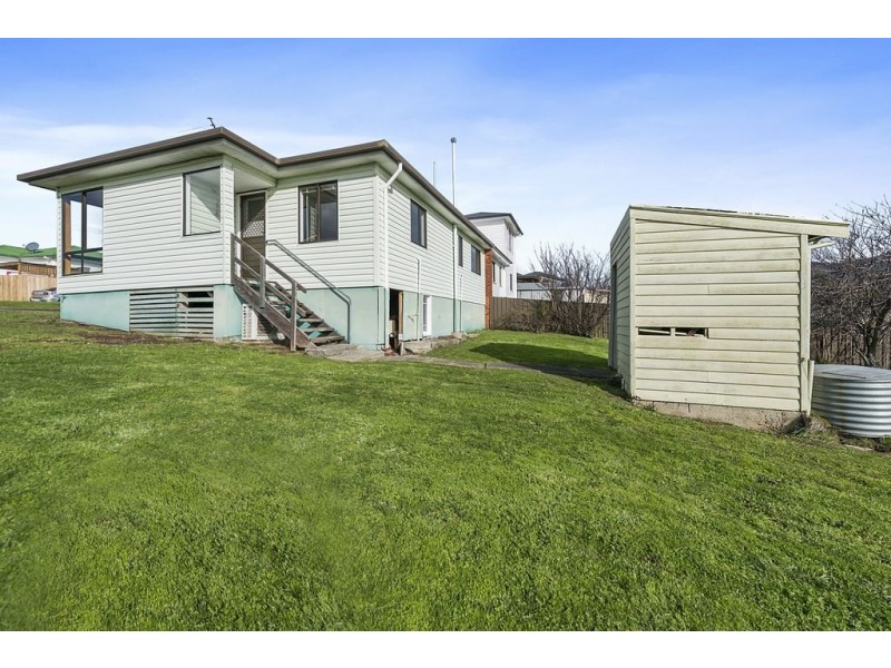6 Curlew Parade, Claremont TAS 7011