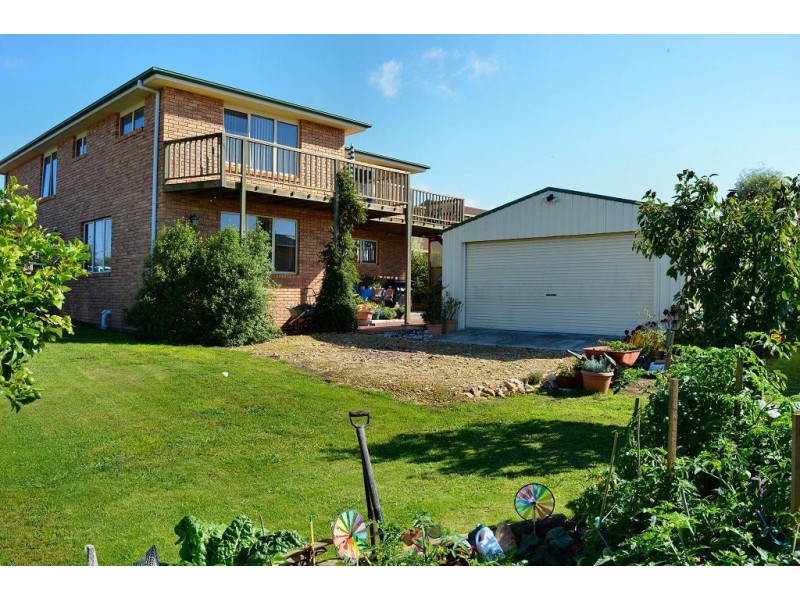 8 Sunny View Avenue, Swansea TAS 7190