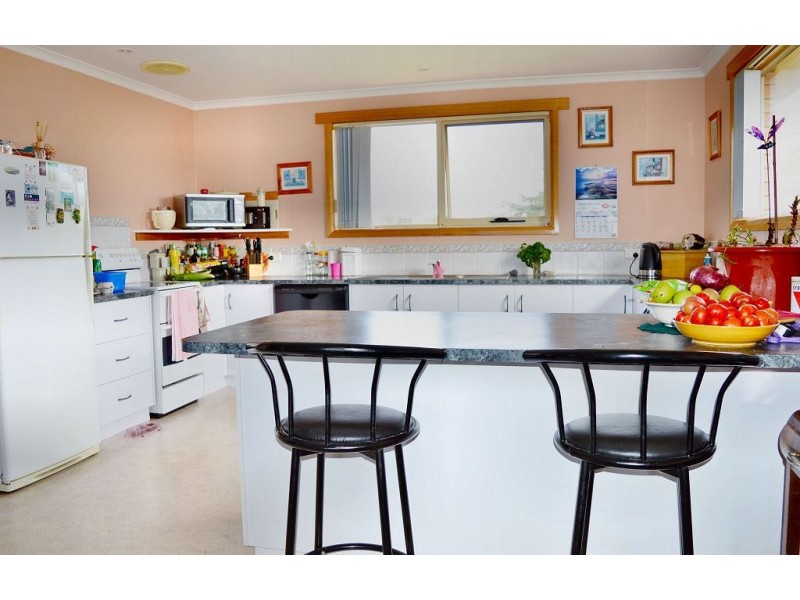 8 Sunny View Avenue, Swansea TAS 7190